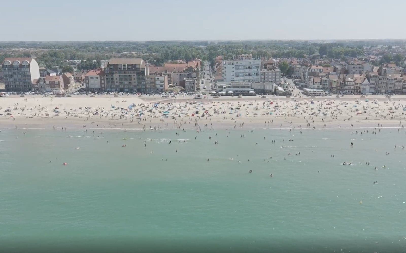 Panorama du front de mer de Bray-Dunes vu par drone